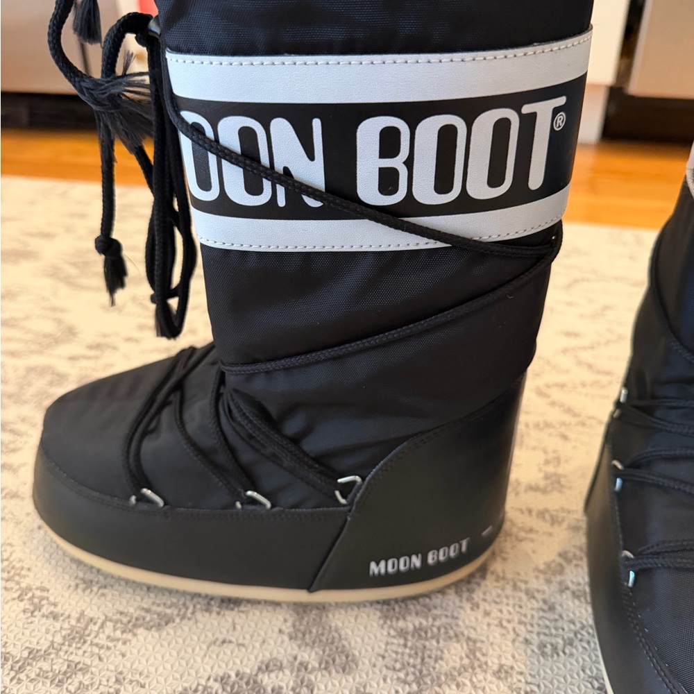 Moon Boot Black and White Winter Boots - Picture 4 of 8